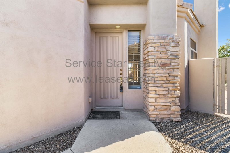 SOUTH PHOENIX  FABULOUS 3BD located in The Pines Gated Community! property image