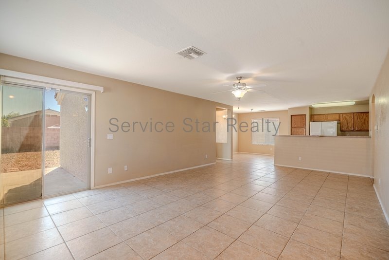 3 bed, 2 ba with den in Buckeye! property image