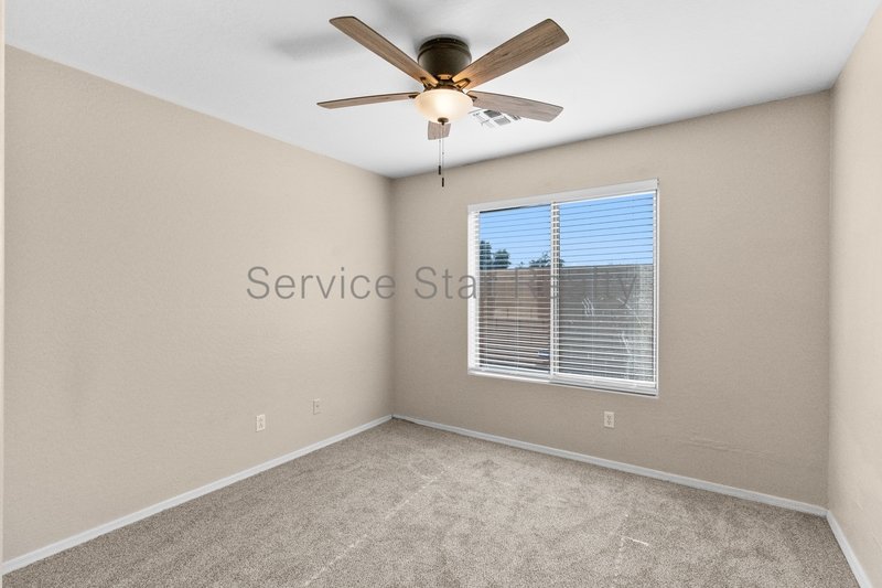 Beautiful 4+3 Home End of Culdesac with green belts!! property image