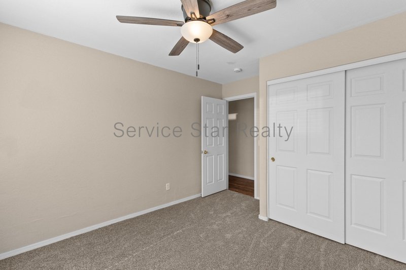 Beautiful 4+3 Home End of Culdesac with green belts!! property image