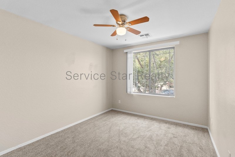 Beautiful 4+3 Home End of Culdesac with green belts!! property image