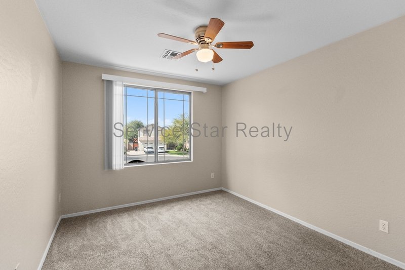 Beautiful 4+3 Home End of Culdesac with green belts!! property image