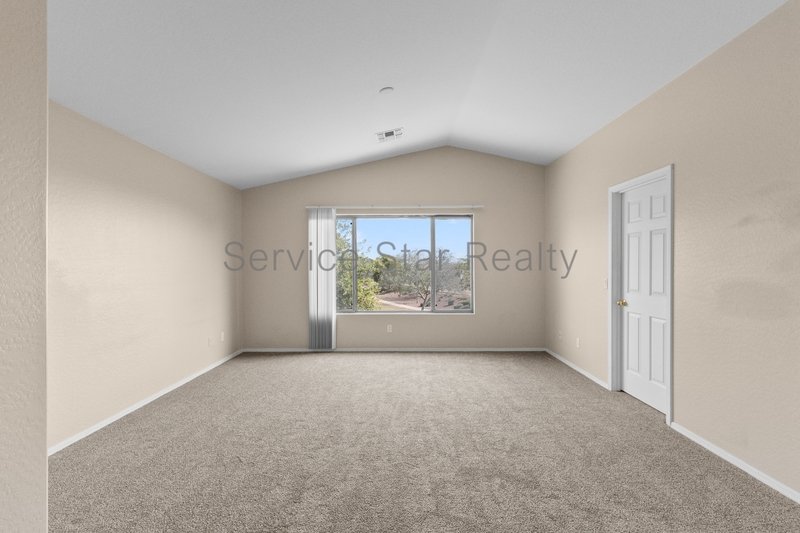 Beautiful 4+3 Home End of Culdesac with green belts!! property image