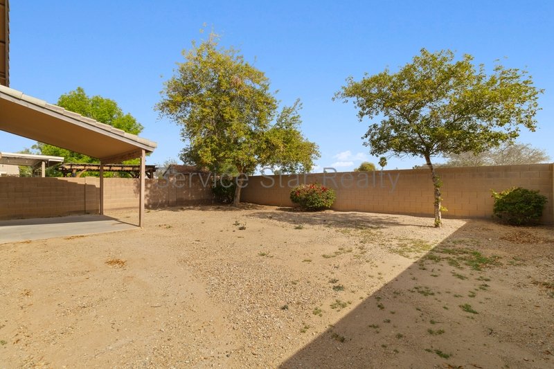 Beautiful 4+3 Home End of Culdesac with green belts!! property image