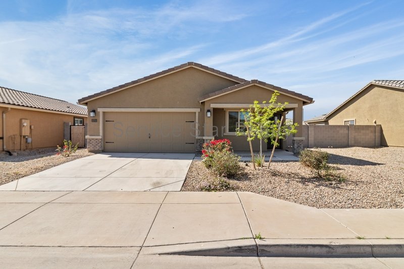 Beautiful 3 Bedroom w/den/office in Buckeye!! property image