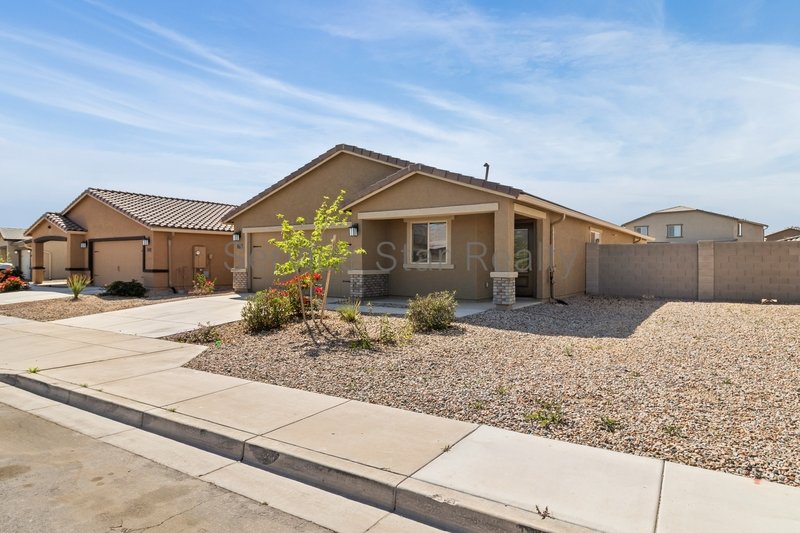 Beautiful 3 Bedroom w/den/office in Buckeye!! property image