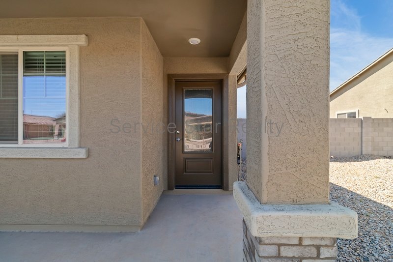 Beautiful 3 Bedroom w/den/office in Buckeye!! property image