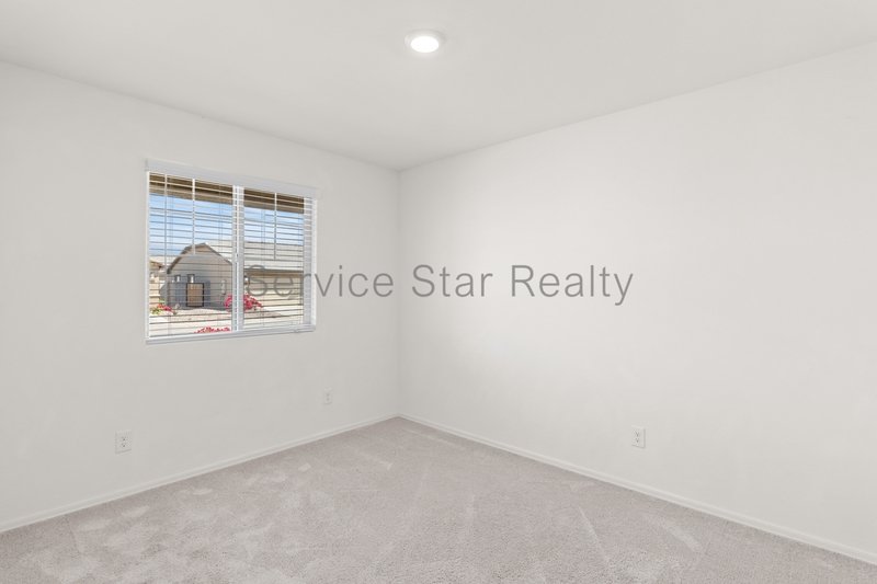 Beautiful 3 Bedroom w/den/office in Buckeye!! property image