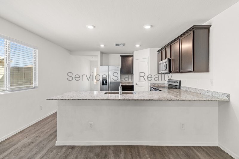 Beautiful 3 Bedroom w/den/office in Buckeye!! property image