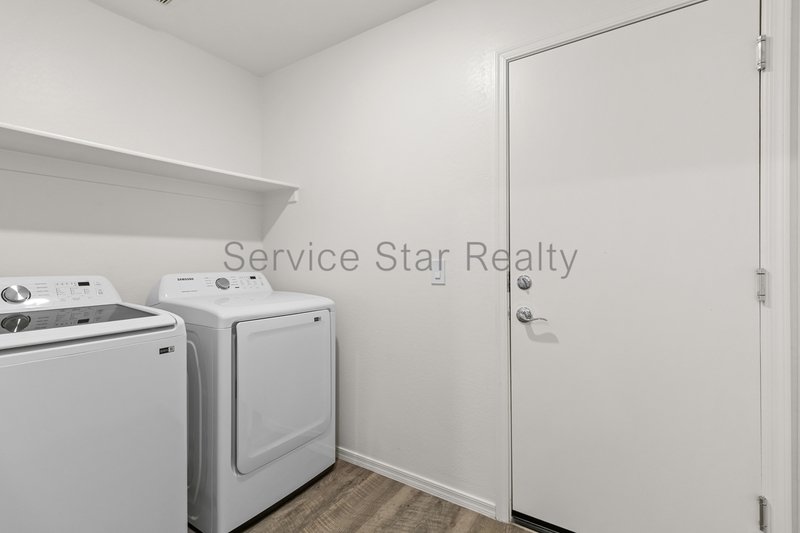 Beautiful 3 Bedroom w/den/office in Buckeye!! property image