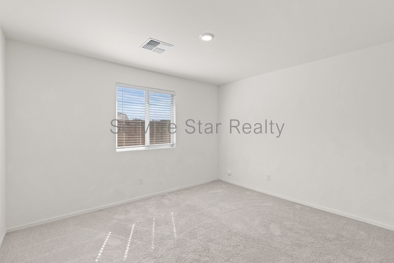 Beautiful 3 Bedroom w/den/office in Buckeye!! property image