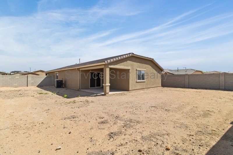 Beautiful 3 Bedroom w/den/office in Buckeye!! property image