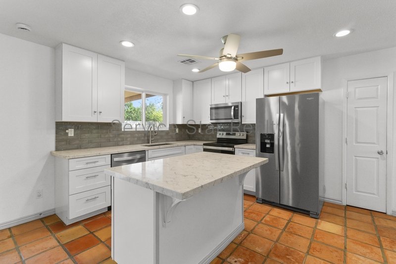 3BR/1.75BA in Scottsdale! property image