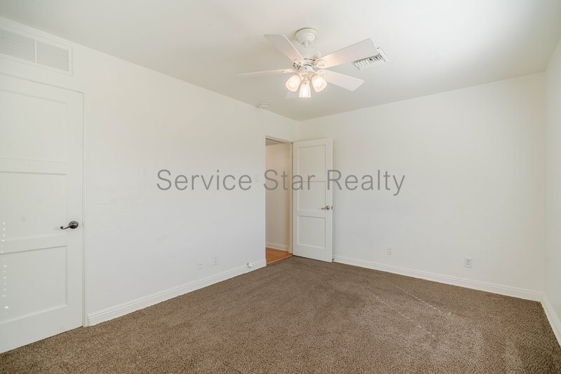 Charming 3bedroom 2 bath home property image