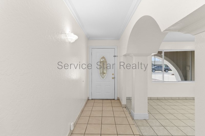 Great 5 bed 2 bath home property image