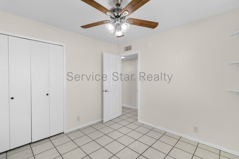 Great 5 bed 2 bath home property image