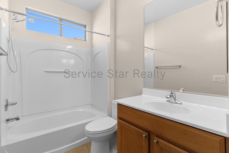 Lovely 2 Bedroom, 2 Bath Home property image