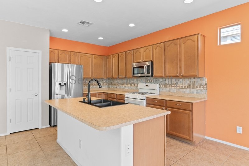 Lovely 2 Bedroom, 2 Bath Home property image