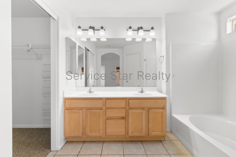 Great North Phoenix Home in Moonlight Shadows property image