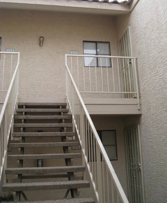 Remodeled 1 bed 1 bath property image