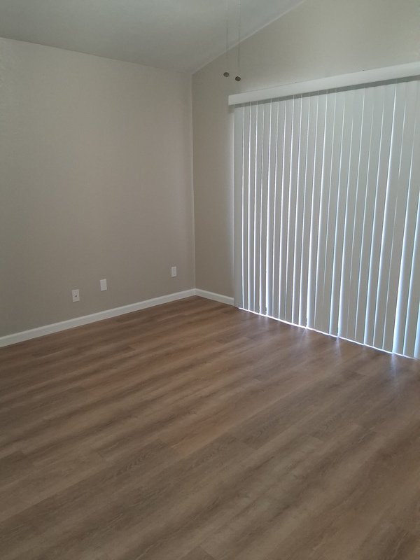 Remodeled 1 bed 1 bath property image