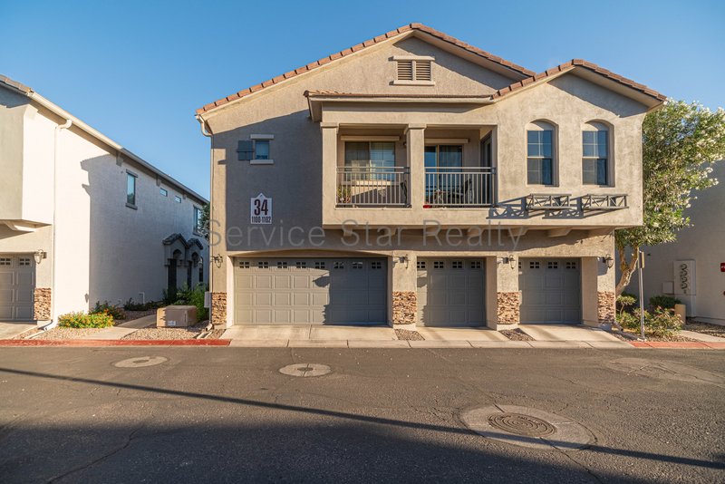 3 bedroom, 2.5 Bath + Den in North Phoenix property image