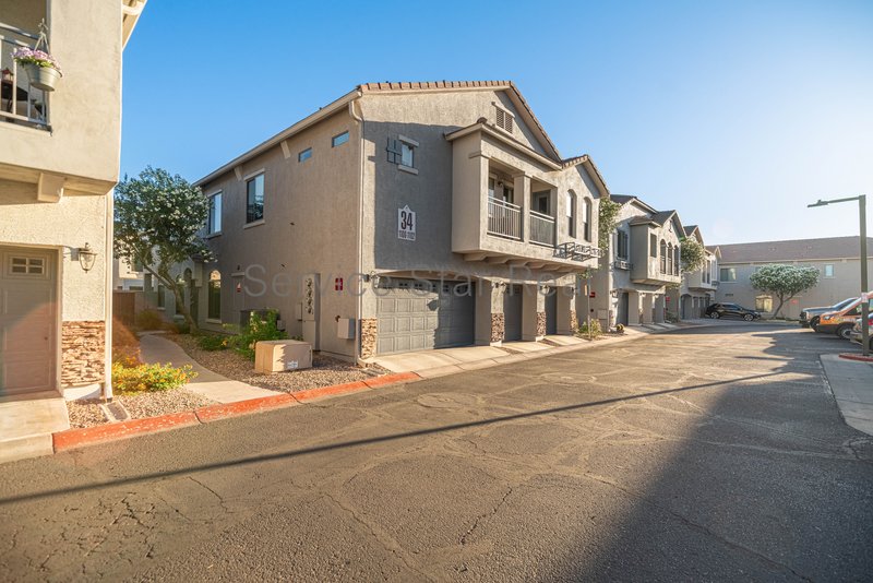 3 bedroom, 2.5 Bath + Den in North Phoenix property image