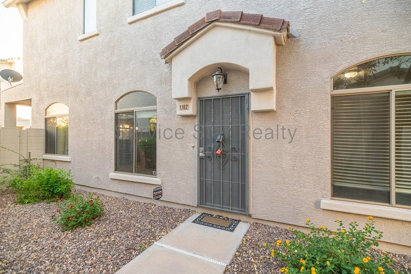 3 bedroom, 2.5 Bath + Den in North Phoenix property image