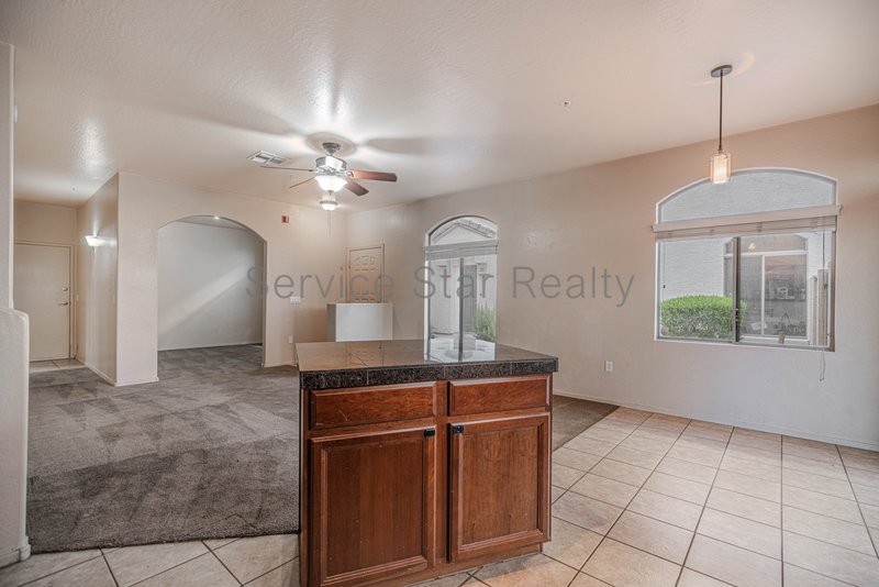 3 bedroom, 2.5 Bath + Den in North Phoenix property image