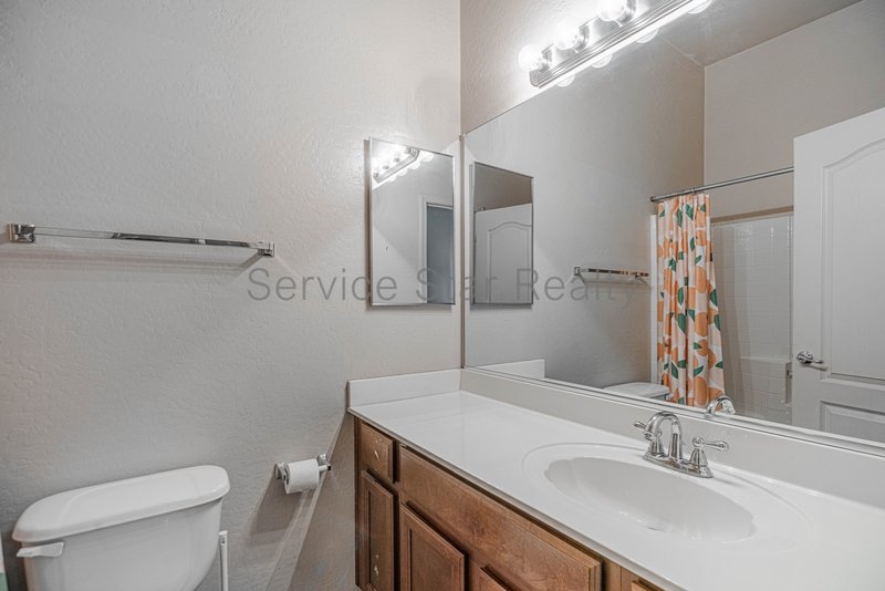3 bedroom, 2.5 Bath + Den in North Phoenix property image