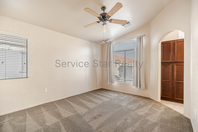 3 bedroom, 2.5 Bath + Den in North Phoenix property image