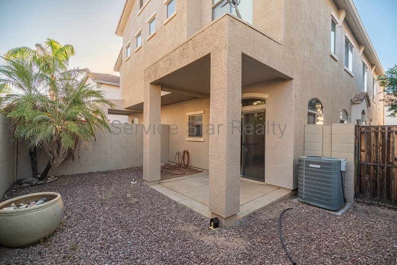 3 bedroom, 2.5 Bath + Den in North Phoenix property image