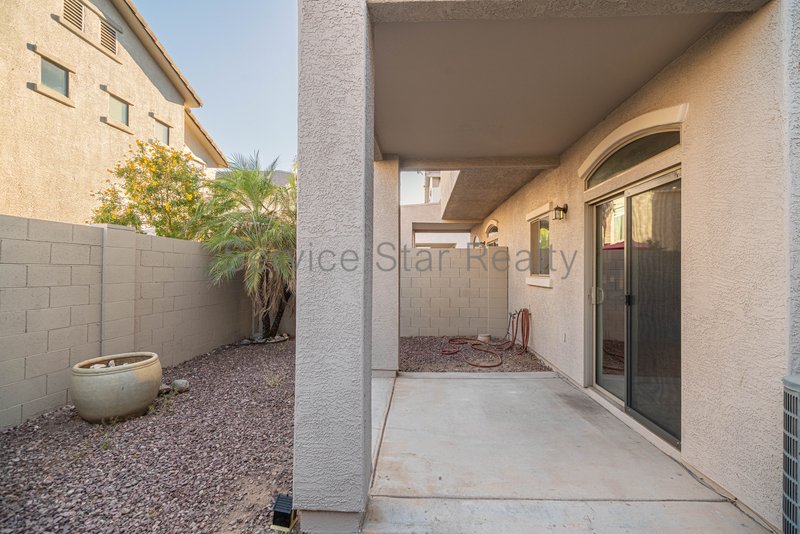 3 bedroom, 2.5 Bath + Den in North Phoenix property image