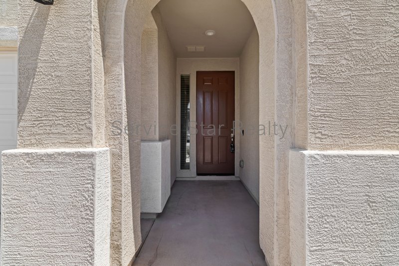 Amazing and spacious 3 bed 2 Bath with garage and yard. property image