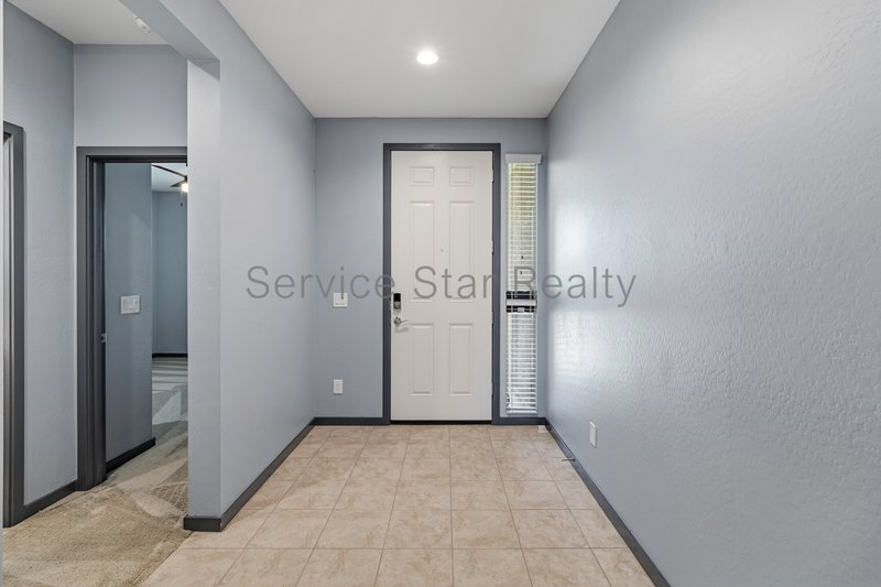 Amazing and spacious 3 bed 2 Bath with garage and yard. property image