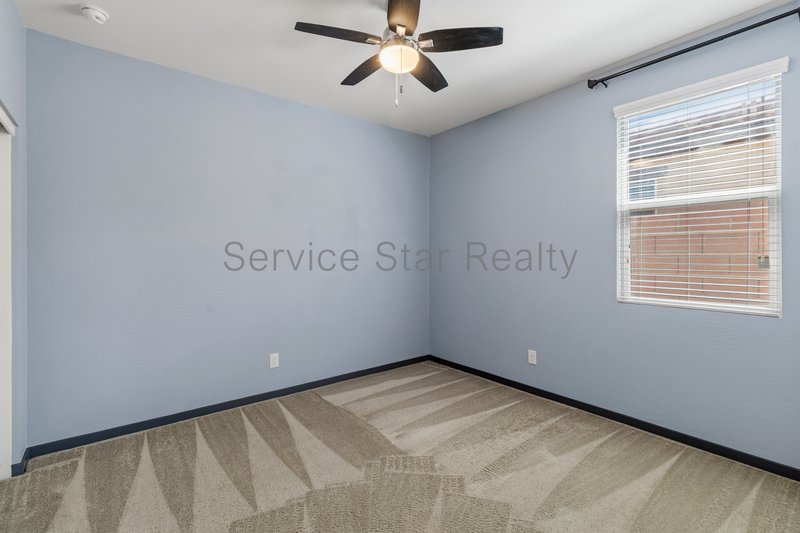 Amazing and spacious 3 bed 2 Bath with garage and yard. property image