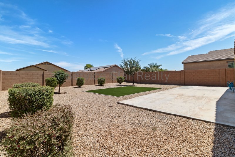 Amazing and spacious 3 bed 2 Bath with garage and yard. property image