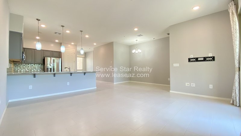 Modern 2 bed, 2 bath condo with garage in Chandler! property image