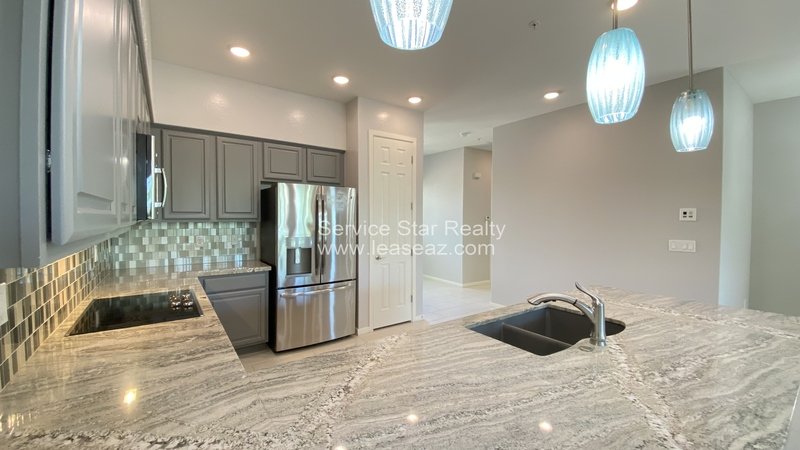 Modern 2 bed, 2 bath condo with garage in Chandler! property image