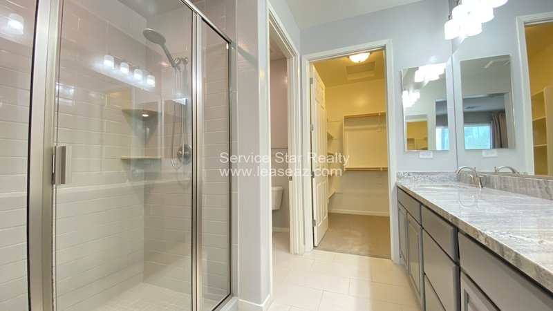 Modern 2 bed, 2 bath condo with garage in Chandler! property image