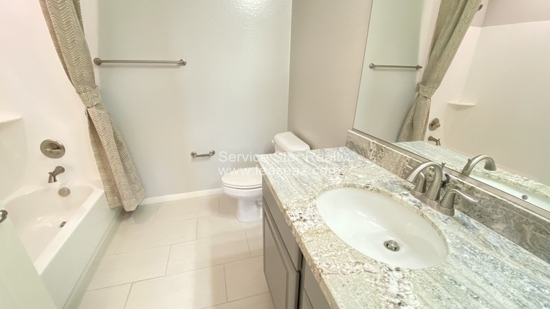 Modern 2 bed, 2 bath condo with garage in Chandler! property image