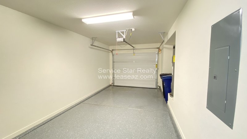Modern 2 bed, 2 bath condo with garage in Chandler! property image