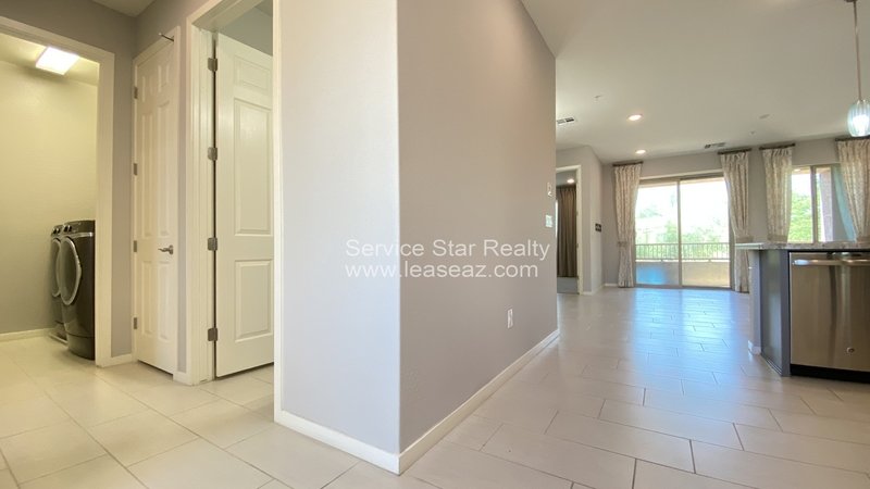 Modern 2 bed, 2 bath condo with garage in Chandler! property image