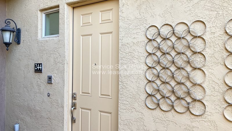 Modern 2 bed, 2 bath condo with garage in Chandler! property image