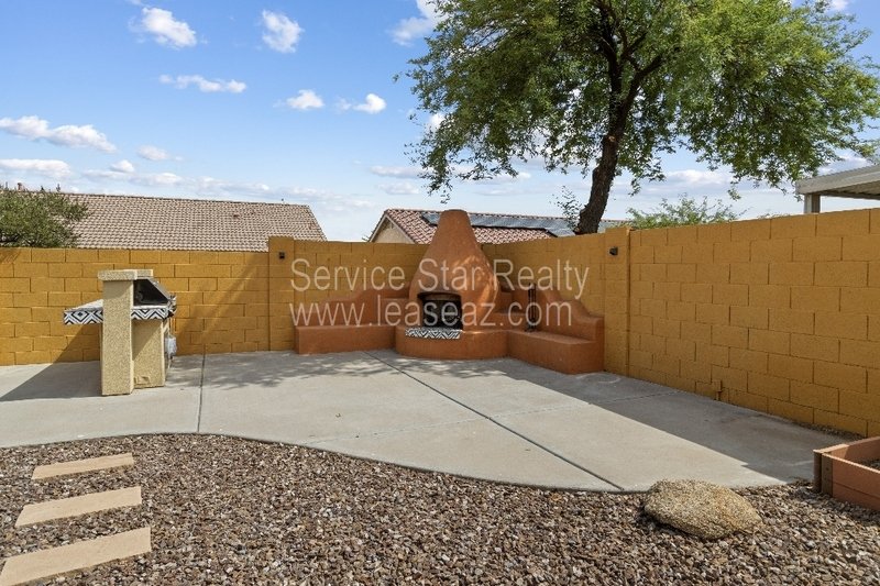 3 bedroom 2 bath with backyard oasis!! property image
