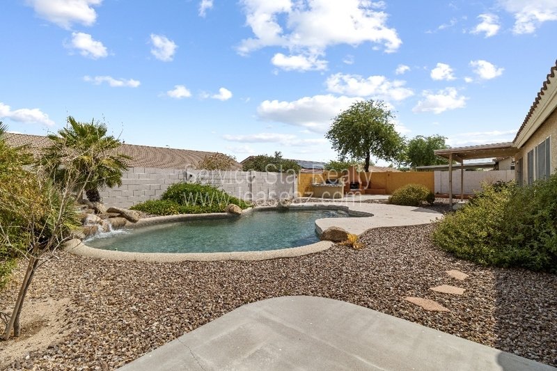 3 bedroom 2 bath with backyard oasis!! property image