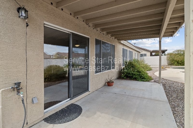 3 bedroom 2 bath with backyard oasis!! property image