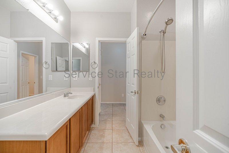Beautiful 4 Bedroom + 2 Bath in Anthem property image