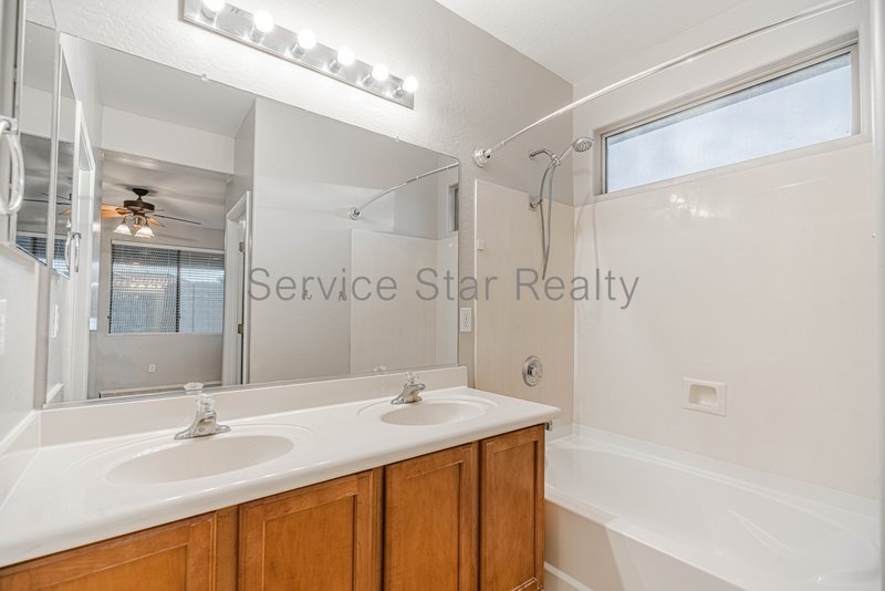 Beautiful 4 Bedroom + 2 Bath in Anthem property image