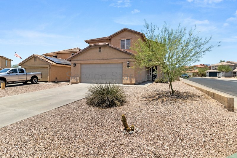 Spacious 4 Bedroom + Loft Home in Buckeye's Desirable Sundance Communi property image